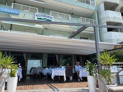 Terrazza lungo mare