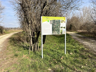 Photo 17 - End of the first loop of the path, information sign