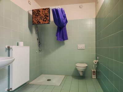 Bagno camerata (ala sinistra)