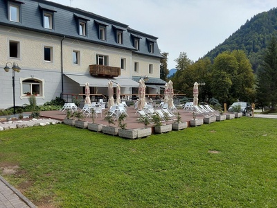Esterna