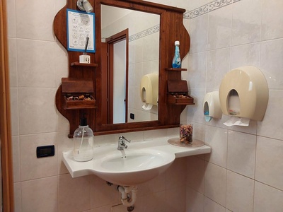 Lavabo nell'antibagno