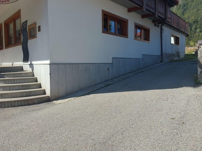 Percorso in asfalto verso via Alpi Giulie