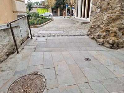 Photo 32 - Access ramp toward Piazza della Repubblica