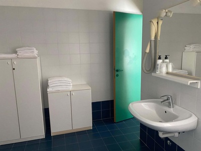 Bagno, particolare lavabo