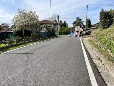 Photo 24 - Via Fazio road without sidewalks