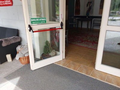 Ingresso, dettaglio soglia