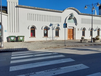 Photo 55 - Municipal sports facility with pedestrian crossing