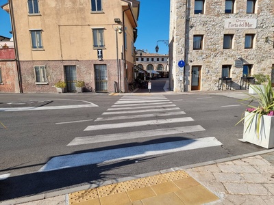 Photo 33 - Pedestrian crossing on via Roma