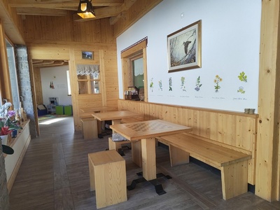 Reception, tavoli e sedute