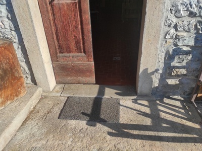 Ingresso, dettaglio della soglia