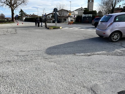 Photo 19 - Area to cross to reach the pedestrian crossing