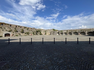 Guardando il Bastione Fiorito