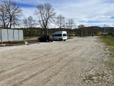 Foto 1 - Ampio piazzale sterrato con parcheggio