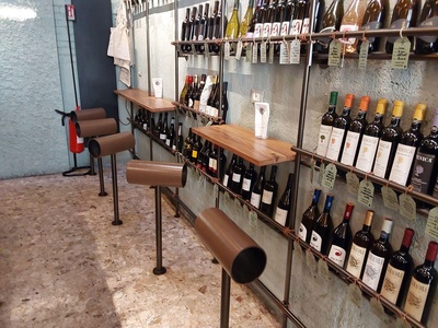 Tavoli e sgabelli