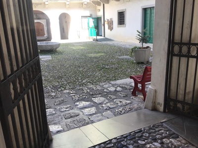 Percorso esterno verso ingresso