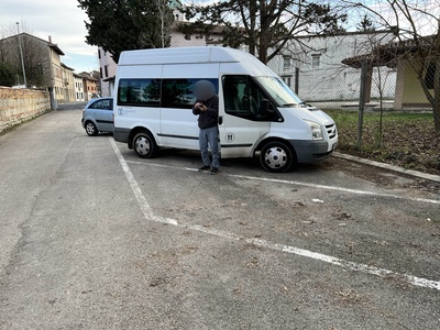 Photo 1 - Parking area without reserved spaces for disabled people