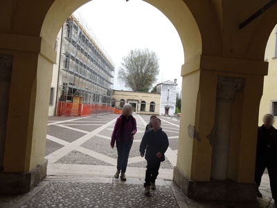 Foto 8 - Ingresso porticato alla corte interna del Palazzo Ragazzoni 