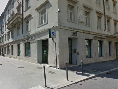 Bancomat Crédit Agricole in via Cassa di Risparmio n. 8