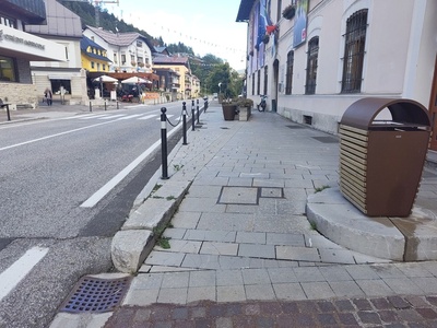 Foto 19 - Pavimentazione davanti al municipio