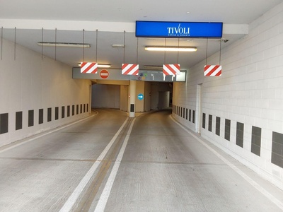 Accesso al parcheggio privato