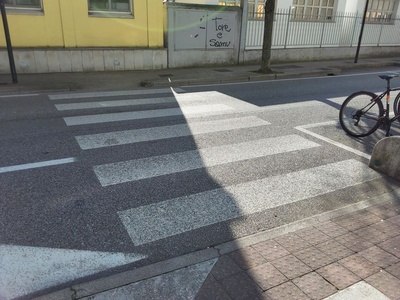 Photo 9 - Crossing on Via Plinio