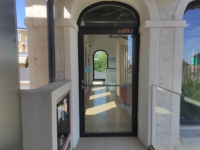 Piano Quinto, ingresso