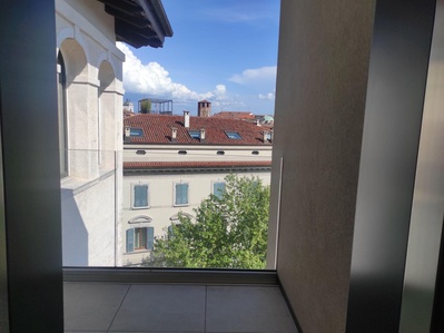 Ascensore, uscita al piano quinto 