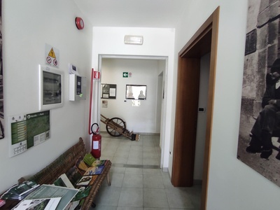 Corridoio di ingresso, sulla destra il vano dell'antibagno