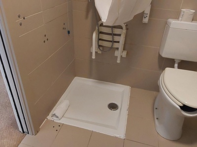 Bagno accessibile doccia