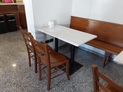 Tavoli con panche