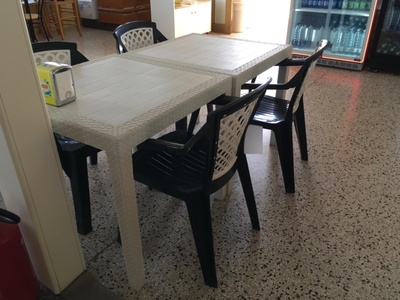 Tavolo con sedie
