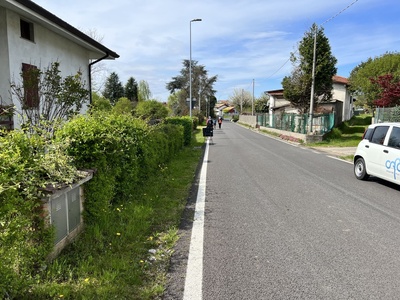 Photo 25 - Via Fazio road without sidewalks