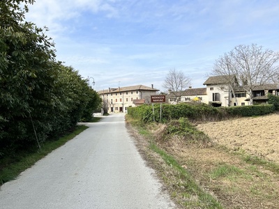 Photo 29 - Entrance to the village of Novacco