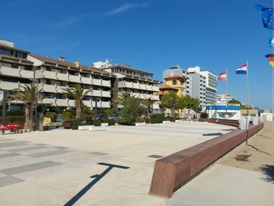 Da piazza terrazza mare a sportello stabilimento