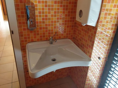 Bagno accessibile vista due