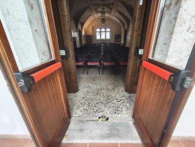 Ingresso Piano Primo da percorso con ascensore