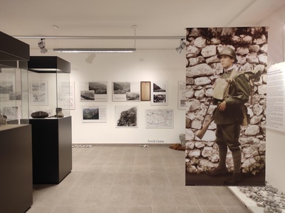 Elementi espositvi, pannelli, teche e didascalie