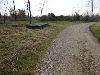 Photo 10 - Path on dirt ground among fields and vineyards