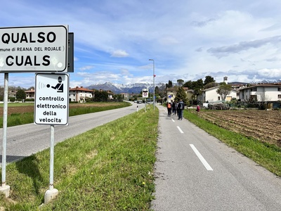 Photo 17 - Entrance to the hamlet of Qualso