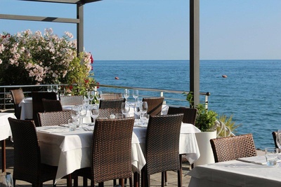 Terrazza lungo mare