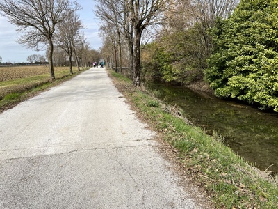 Photo 34 - Paved road along the Ausa river