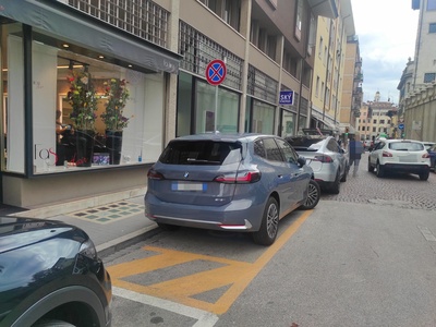 Parcheggio in via Torriani