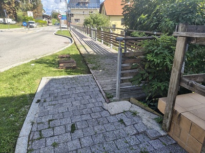 Foto 1 - Marciapiede e percorso in tavolato ligneo