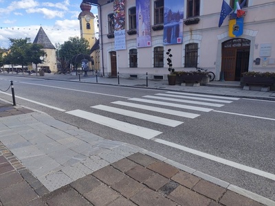 Foto 18 - Attraversamento per raggiungere il municipio