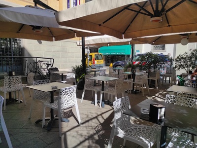 Area esterna davanti all'Ex Mercato del Pesce - Galleria Modotti