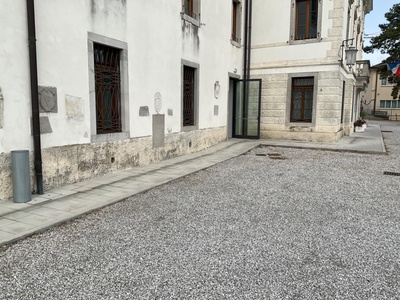 Area parcheggio e rampa lungo il percorso