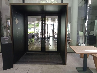 Ingresso, vista frontale 