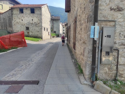 Marciapiede che costeggia il centro visite