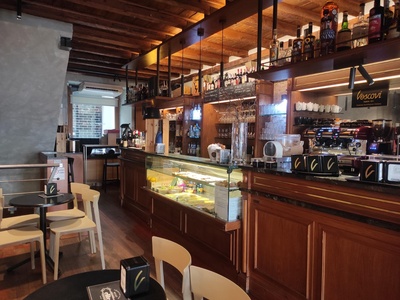 Interno, vista bancone