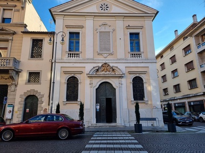 Photo 17 - pedestrian crossing in front of the Oratorio della Purità